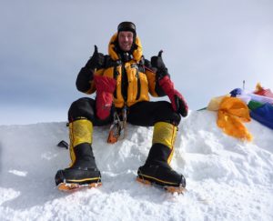 Niels van Buren op de top van Mt Everest